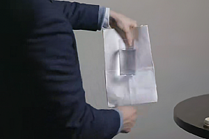 新式空袋出物魔术教学Appearing Glass by Steve Tompson